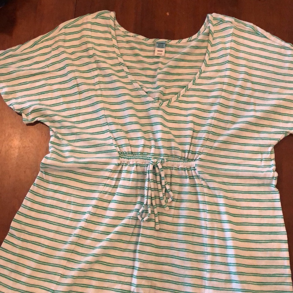 SOLD Old Navy Maternity Top, size medium